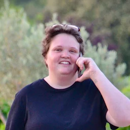Avrille Roux-Dessarps, propriétaire de ZouMea